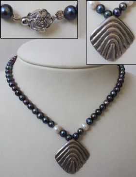 Purple pearls -silver shell necklace