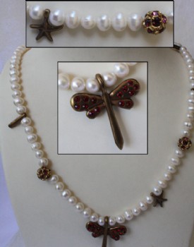 Firefly pearl necklace