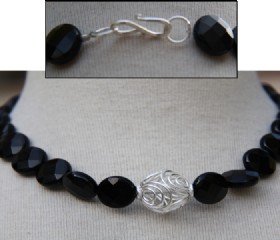 Coin onyx short necklace