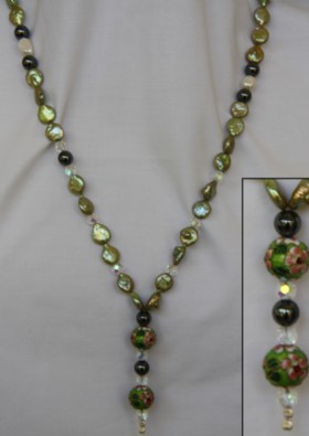 Pale green pearl necklace