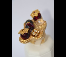 Hats on red beads ring