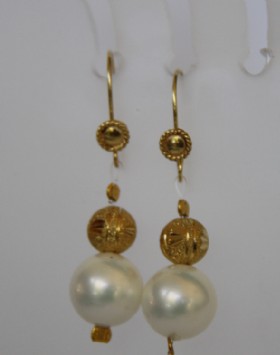 Gold-Pearl earrings