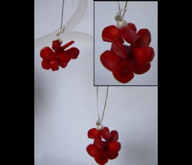 Bunch of red corals earrings